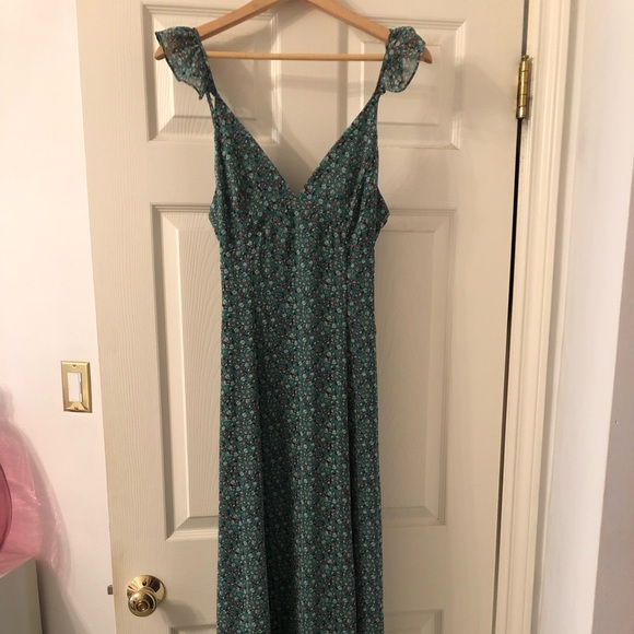 Sadie & Sage Dresses & Skirts - Sadie & Sage Maxi Dress with floral print